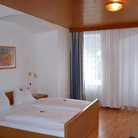 בית הארחה Aschacher Hof 3*